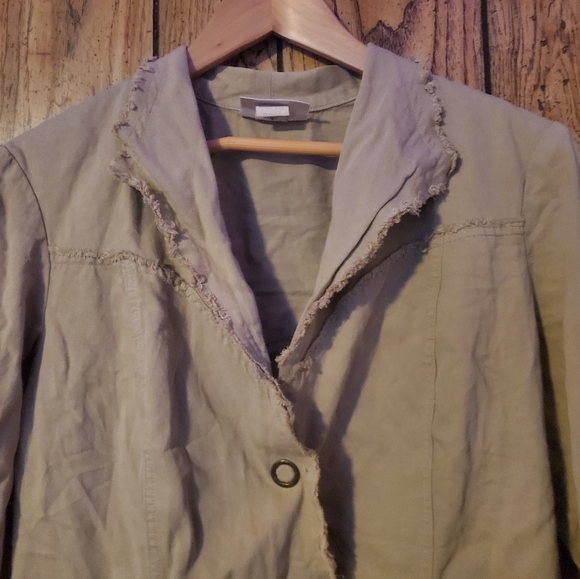 XCVI WEARABLES Olive Green Raw Hem Button Front Collared Blazer - Medium - Picture 3 of 6